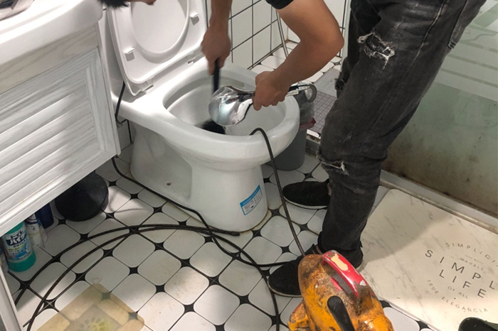 罗城疏通下水道